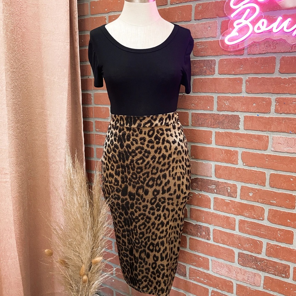 Leopard print body on skirt